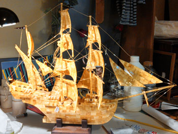 Amber ship working one